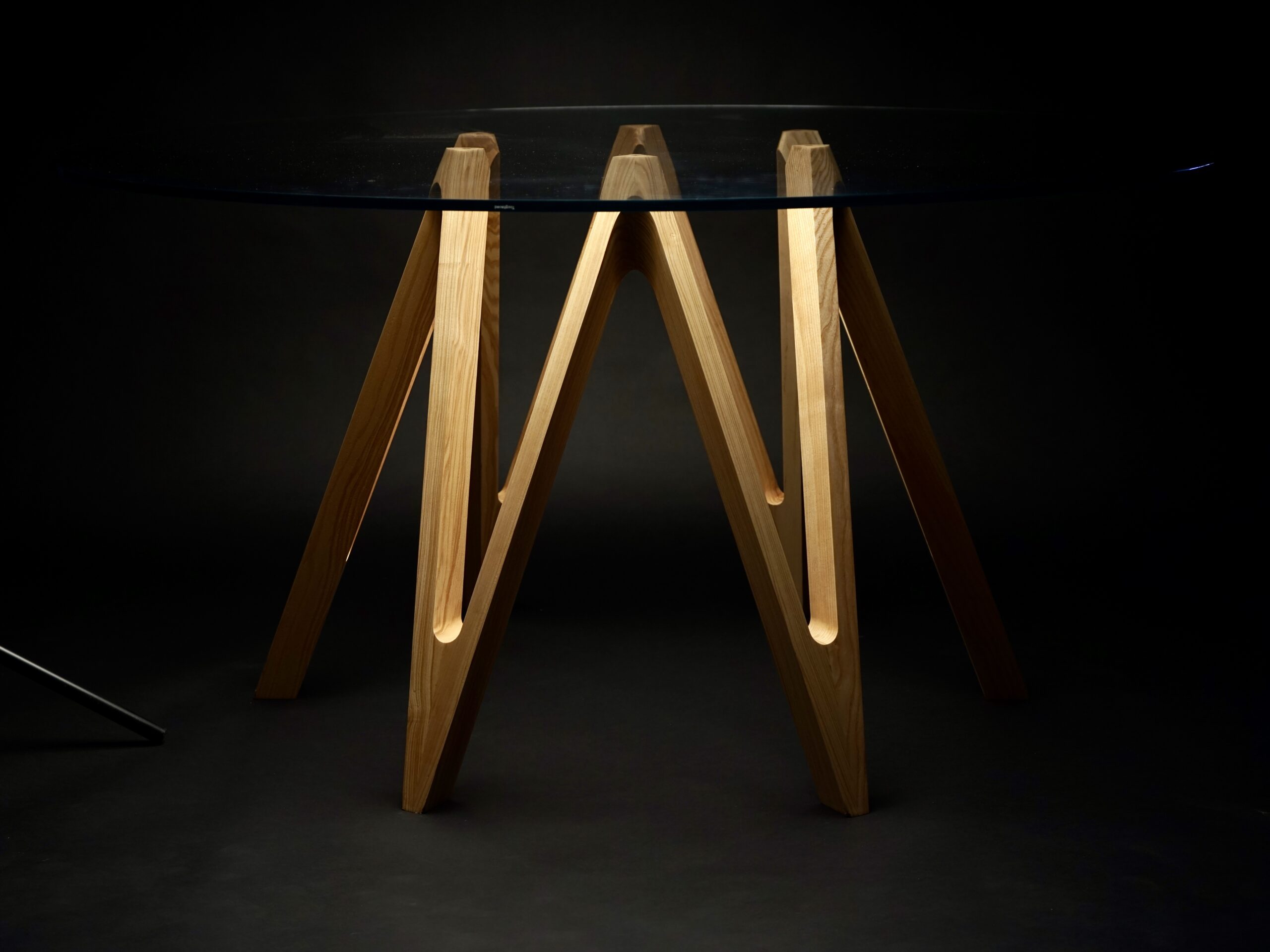 Oscillo Dining Table - Image 2