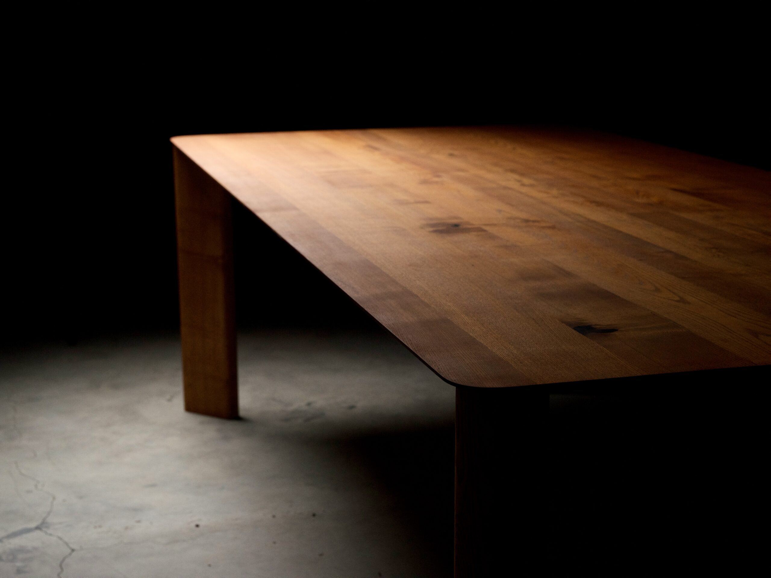 TE2 Table - Image 1