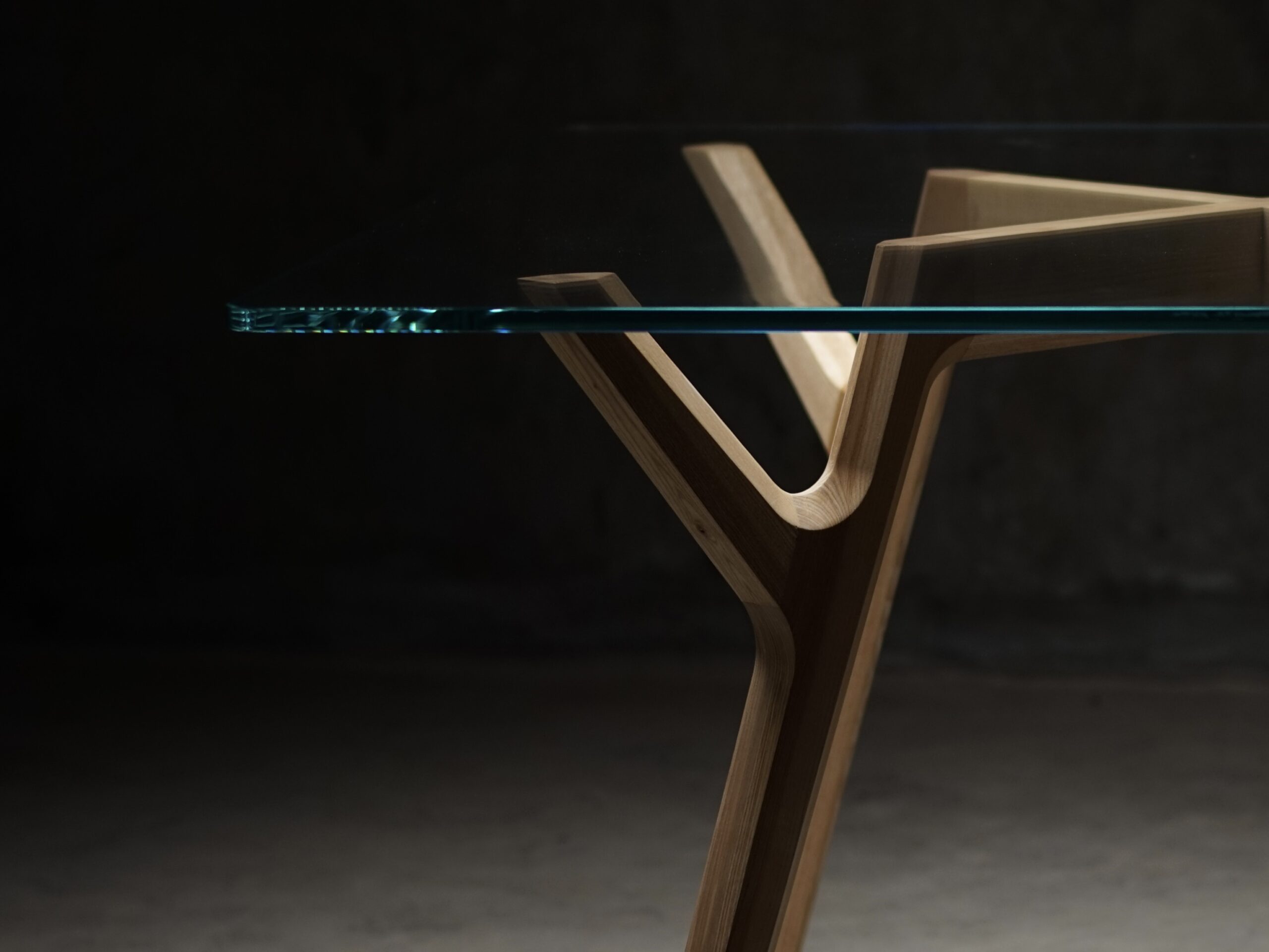 DC8 Dining Table - Image 1