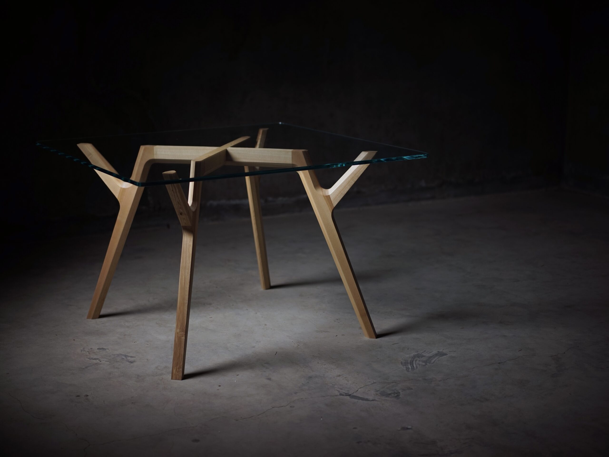 DC8 Dining Table - Image 3